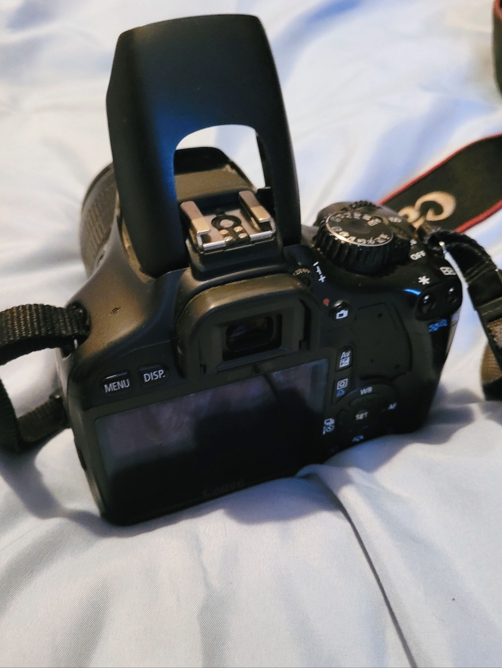 Canon Rebel T2i DSLR Camera Kit + Lens + 2 Batteries Tested - Picture 5 of 9